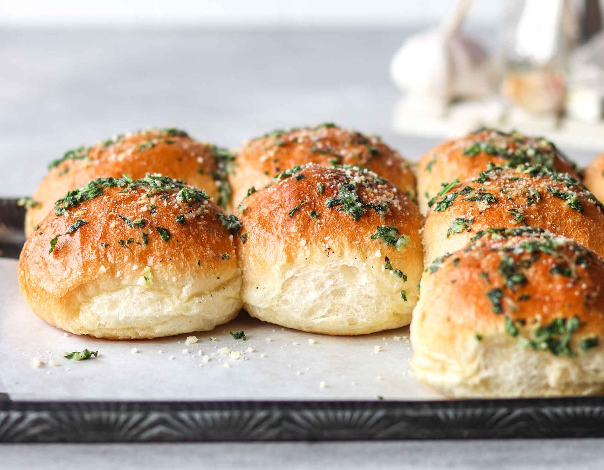 Garlic Herb Dinner Rolls Recipe