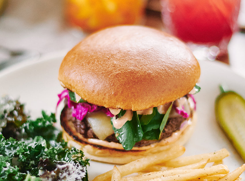 Gourmet-Barbecue-Burger-850-1.jpg